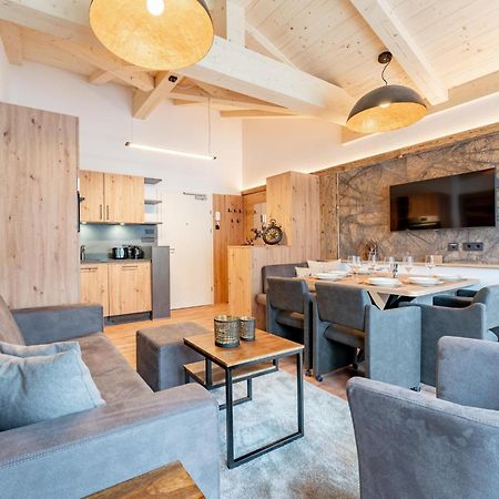 Falken Suites Top 7 Kaprun Exterior foto